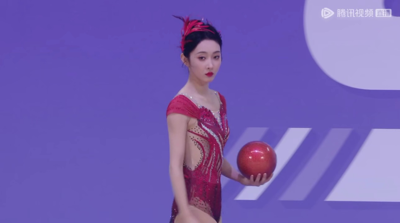 平博体育-美国女子体操新星夺冠赢得掌声和喝彩